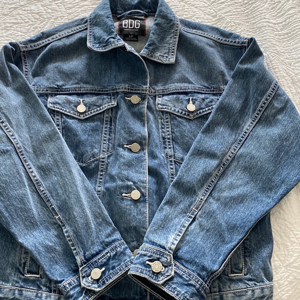 Urban Outfitters BDG trucker jean jacket size S excellent condition